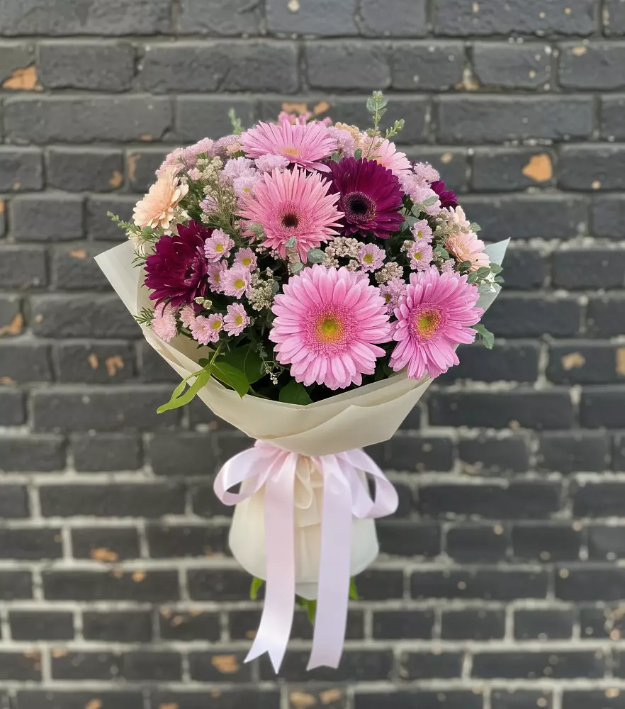 Букет яркие краски в Больших Вяземах Букет цветов из: Герберы и Хризантемы в Больших Вяземах