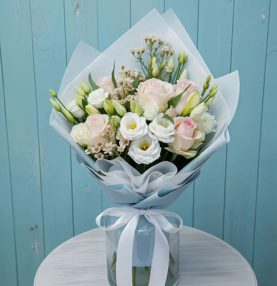 Букет очаровательный аромат в Больших Вяземах Букет цветов из: Розы и Лизиантусы в Больших Вяземах