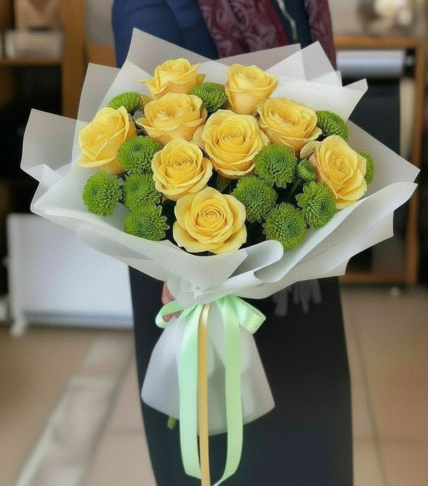 Букет сочно-зеленый в Больших Вяземах Букет цветов из: Хризантемы и Розы в Больших Вяземах