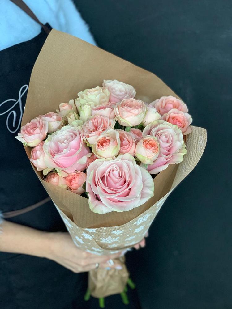 Букет ванильный зефир в Больших Вяземах Букет цветов из: Хризантемы и Розы в Больших Вяземах