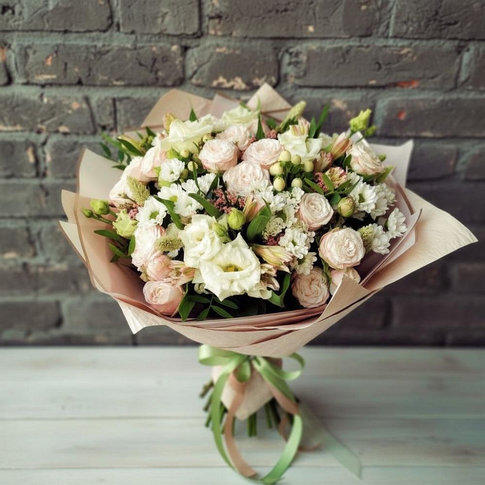 Букет нежное ассорти в Больших Вяземах Букет цветов из: Альстромерии, Розы и Хризантемы в Больших Вяземах