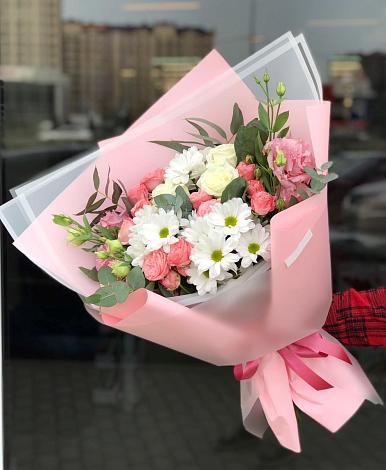 Букет цветов из: Розы, Лизиантусы и Хризантемы в Больших Вяземах