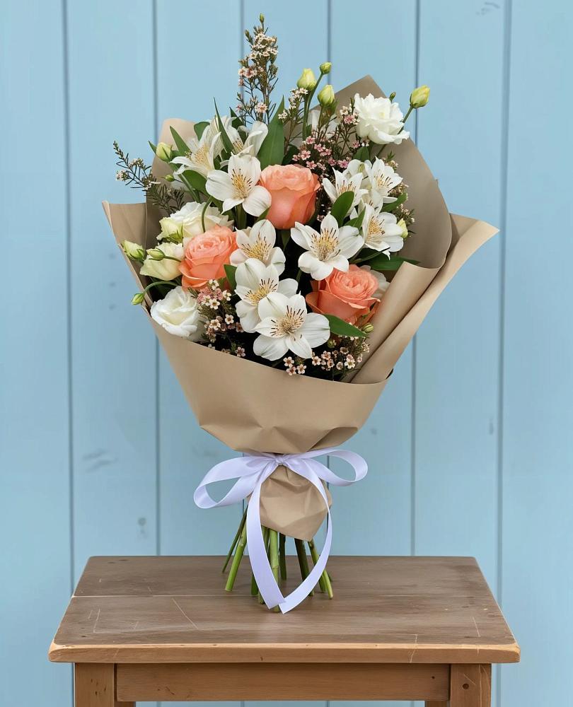 Букет яркий комплимент в Больших Вяземах Букет цветов из: Альстромерии, Лизиантусы, Розы и Хризантемы в Больших Вяземах